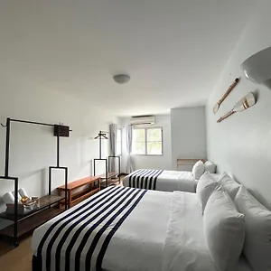 2* Bed & Breakfast Nautical & Seashell House