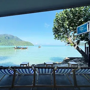 Dee Dee Sea Front Hostel Ko Phi Phi